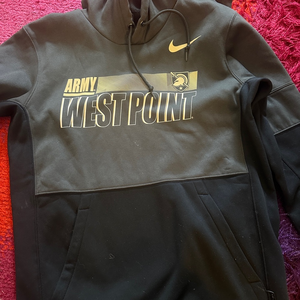 Nike West Point army hoodie. Brand new no stains or pulls pic is not great